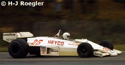 25 - Hesketh 308E Ford #308E-2 - Hesketh Racing