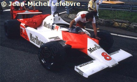8 - McLaren MP4/1 Ford #MP4/1-01 - Marlboro McLaren International
