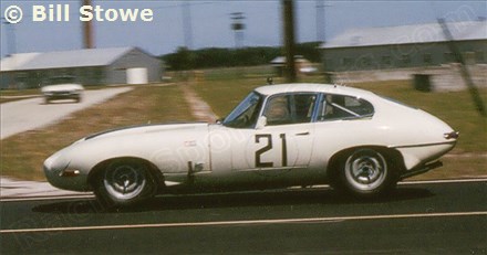 21 - Jaguar E-type - Briggs Cunningham