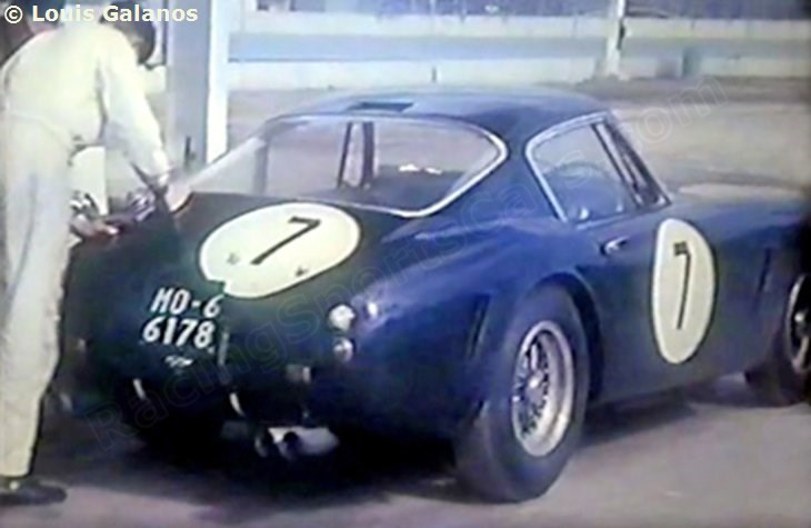http://www.racingsportscars.com/WatermarkedImageHandler.ashx?dir=photo/1962&img=Daytona-1962-02-11-007.jpg&txt=%C2%A9%20Louis%20Galanos&wi=&mode=Null
