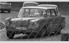 2 - Mercedes-Benz 300 SE - Fixo-Flex Sports Team