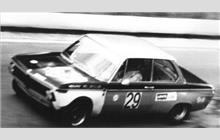 29 - BMW 2002 - Squarda Humoristica