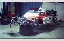 25 - Surtees TS9B Ford #TS9-004 - Ceramica Pagnossin - Team Surtees