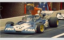 23 - Surtees TS14A Ford #TS14-04 - Brooke Bond Oxo R. Walker Team Surtees