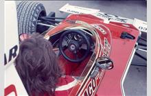 5T - McLaren M23 Ford #5 - Marlboro Team Texaco