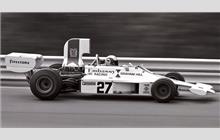 27 - Lola T370 Ford #HU1 - Embassy Racing with Graham Hill