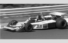 25 - Hesketh 308D Ford #308/2 - Penthouse Rizla Racing