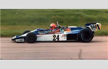 24 - Hesketh 308E Ford #308E/3 - Penthouse Rizla Racing