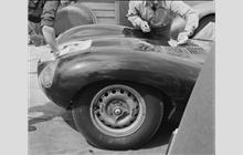 5 - Jaguar D-type #XKD 406 - Duncan Hamilton