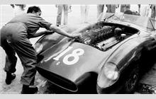 18 - Ferrari 250 TR Scaglietti Spyder 58 #0704TR - Equipo Ferrari