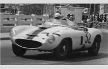 32 - Trans-Oliver Mercedes-Benz (Ferrari) #0562M (Ferrari) - Equipo C.A.D.V.