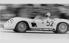 52 - Maserati 200S #2401 - Equipo C.A.D.V.