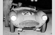 21 - Aston Martin DB3S #117 - D. Brown