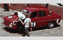 29 - Renault R8 - P. E. Porter