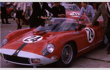 24 - Ferrari 330 P #0818 - Maranello Concessionaires