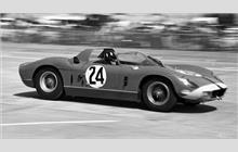 24 - Ferrari 330 P #0818 - Maranello Concessionaires