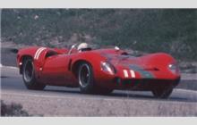 11 - Lola T70 Chevrolet #SL70/1 - Team Surtees