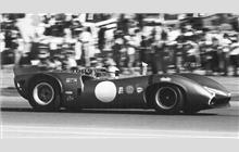 1 - Lola T70 Mk.2 Ford #SL72/37 - John W. Mecom Jr.