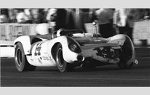 14 - Lola T70 Mk.3 Chevrolet #SL73/104 - Morley Racing Team
