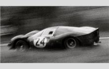 24 - Ferrari 330 P4 #0856 - Equipe Nationale Belge