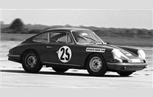 29 - Porsche 911 S #303 474 - Sepp Greger