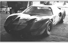 1 - Ford GT40 #1001 - Denis Hulme