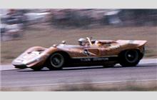 4 - Ferrari 330 P4 #0858 - Team Gunston