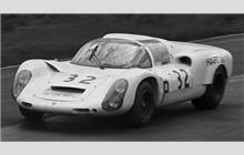 32 - Porsche 910 #027 - Hart Ski Racing Team