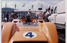 4 - McLaren M8B Chevrolet #M8B/2 - McLaren Racing