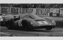 1 - Lola T70 Mk.3B GT Chevrolet #SL76/150 - David Piper