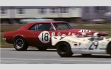 18 - Chevrolet Camaro - Wilton T. Jowett, Srov.