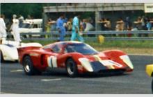 1 - Chevron B16 Ford #DBE10 - Escuderia Montjuich-Team Chevron