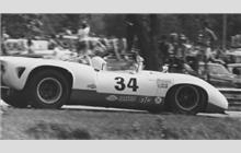 34 - Lola T70 Mk.3 Chevrolet #SL73/106 - Warren Burmester