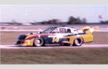 14 - Chevrolet Monza #DeKon 1014 (DeKon) - Holbert Racing