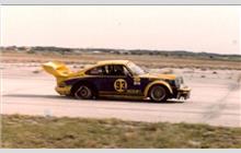 93 - Porsche 934/5 #930 670 0152 - Whittington Bros.