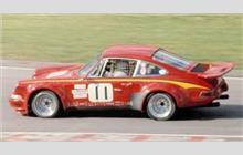 11 - Porsche 911 - Hochreuter Racing