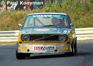 32 - Volvo 142 - SEEO Motor-Racing