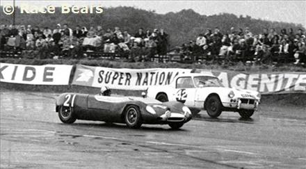 42 - Triumph Spitfire - David Corderoy