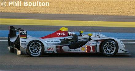 1 - Audi R15 TDI #105 - Audi Sport Team Joest