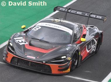 13 - McLaren 720S GT3 Evo - RACE LAB